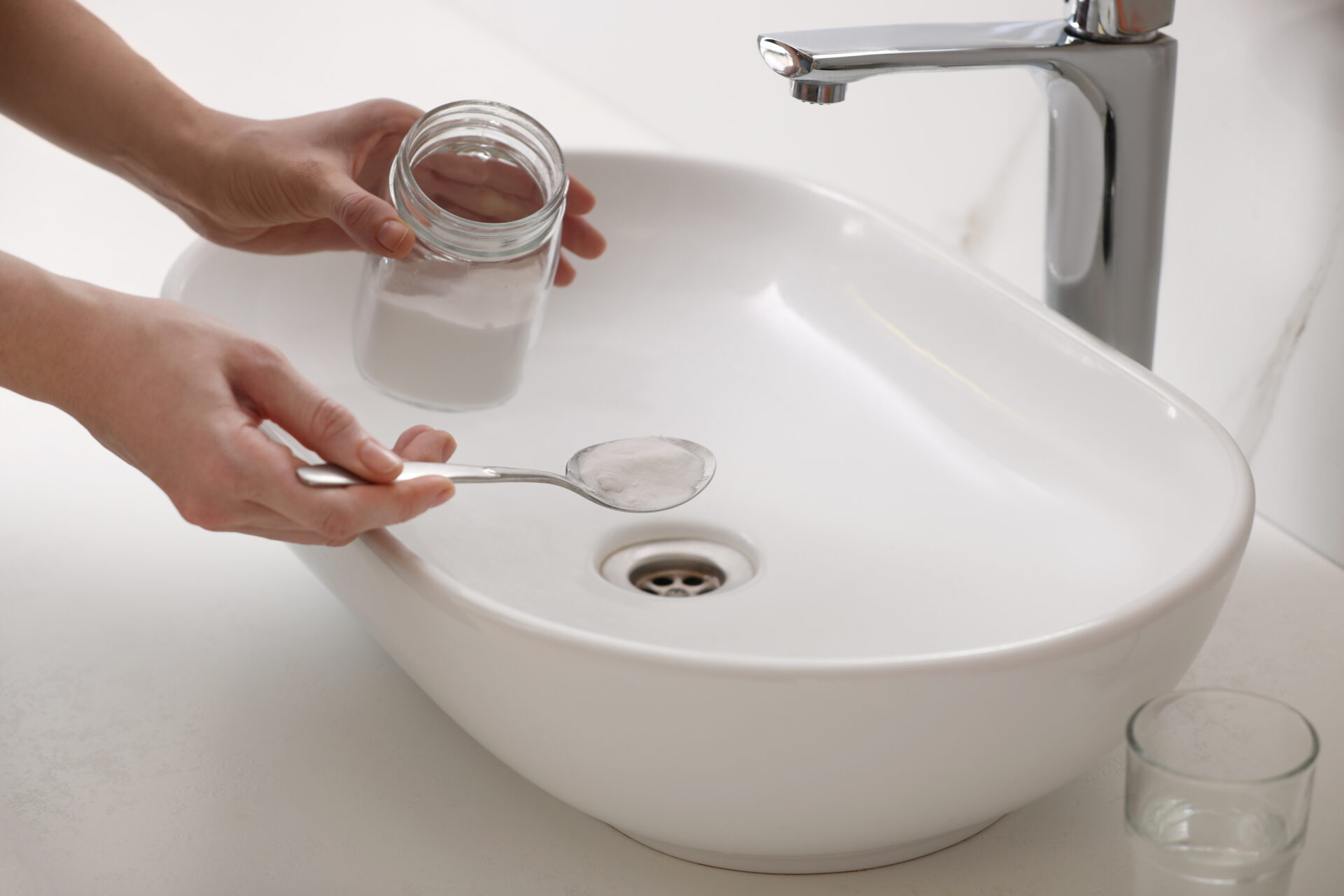 How To Make DIY Bathroom Cleaner