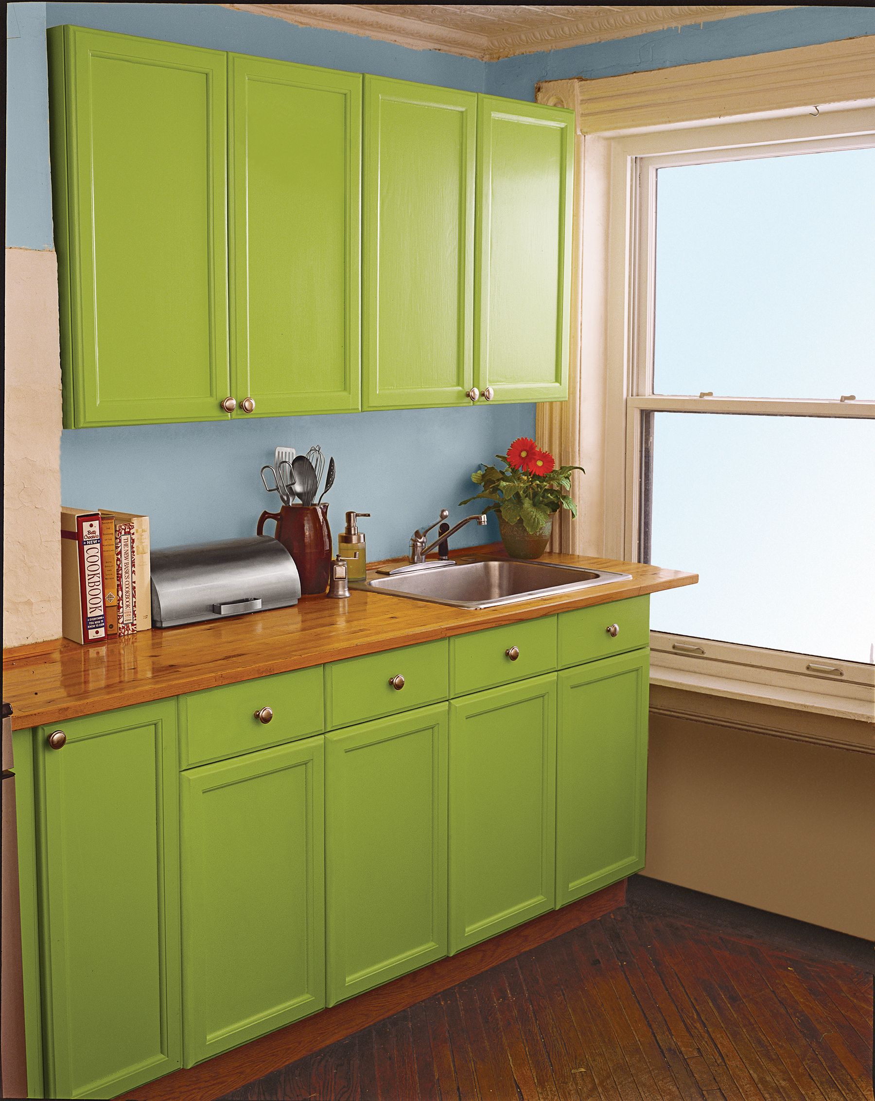 10 Kitchen Cabinet Makeover Ideas
