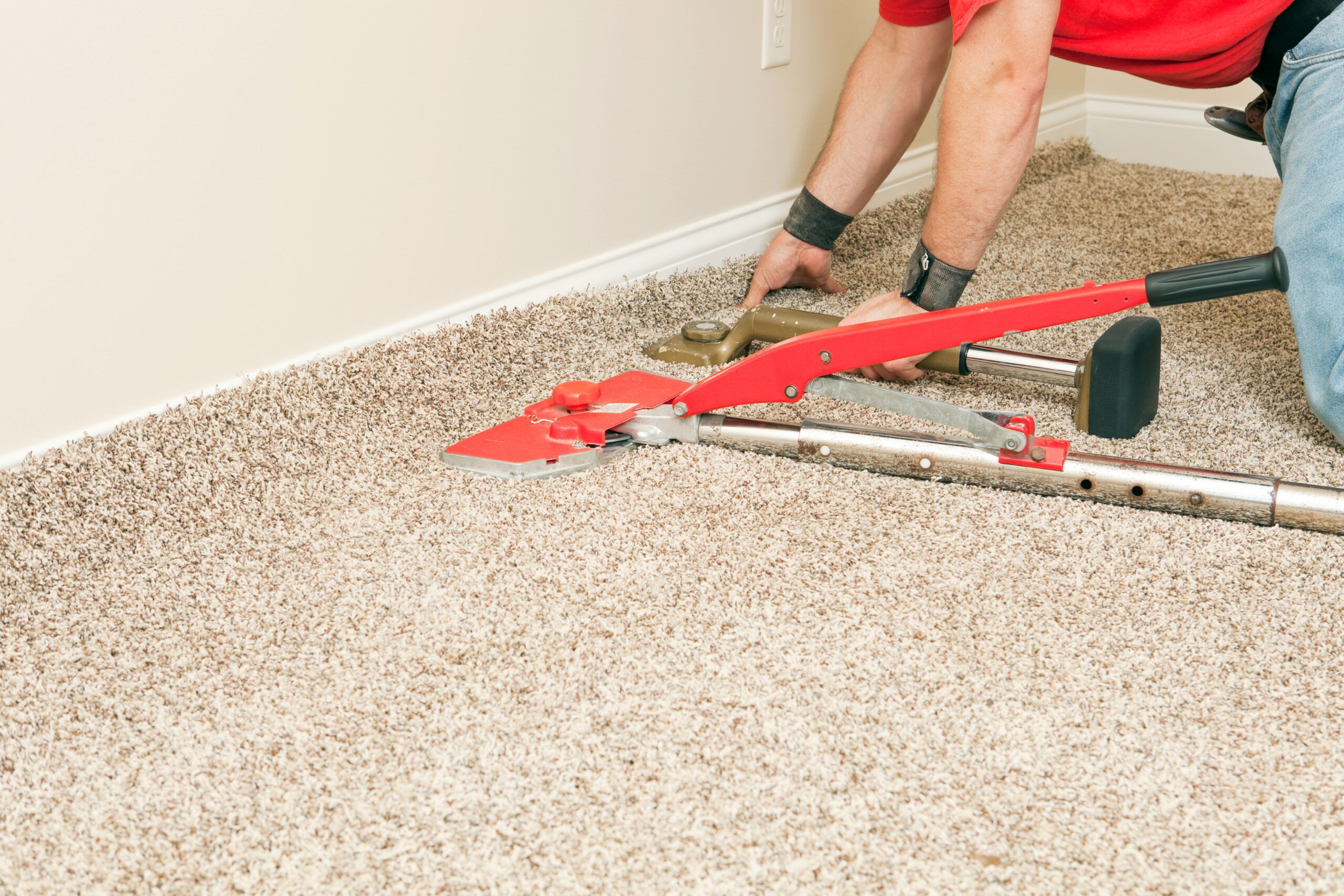 How To Stretch Carpet