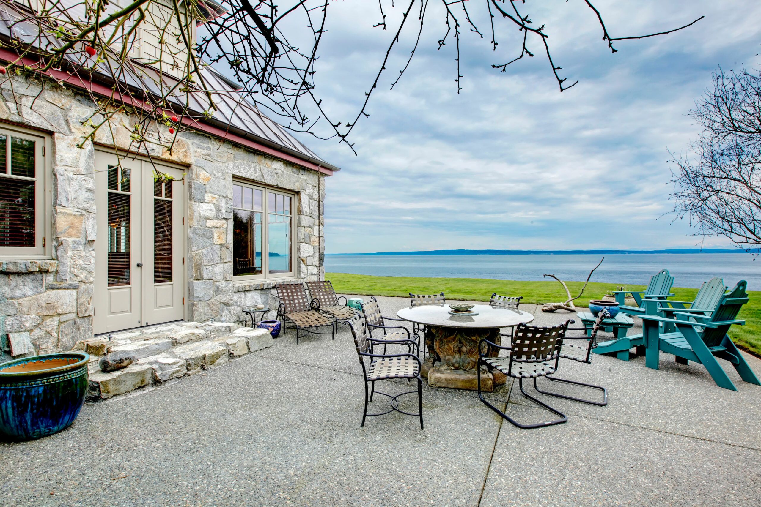 How To Restore Outdoor Furniture